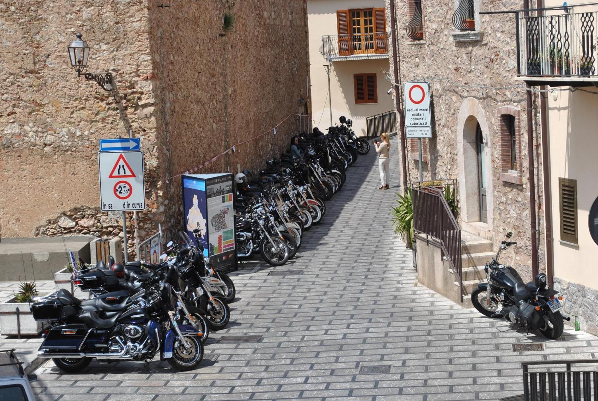 Bed & Breakfast Studioarcodia- San Marco d'Alunzio エクステリア 写真